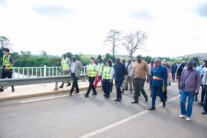 Le Premier Ministre, Chef du Gouvernement Anatole Collinet MAKOSSO a au départ de Dolisie, visité les districts de Kibangou et Nyanga